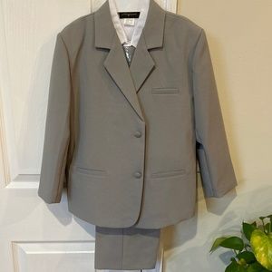 Kids 5 piece suit size 7